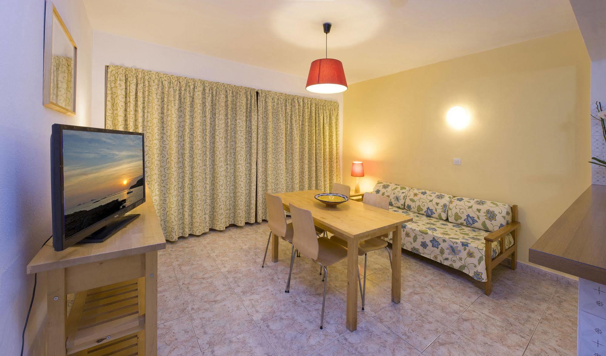 Cana Rita Apartamentos Σαν Αντόνιο Εξωτερικό φωτογραφία